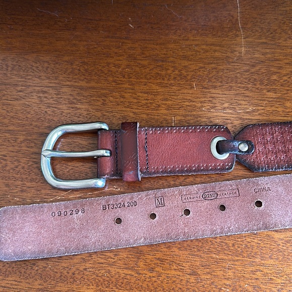 Fossil Genuine leather Belt Brass / Silver Buckle hardware embossed sz Medium - Picture 5 of 16